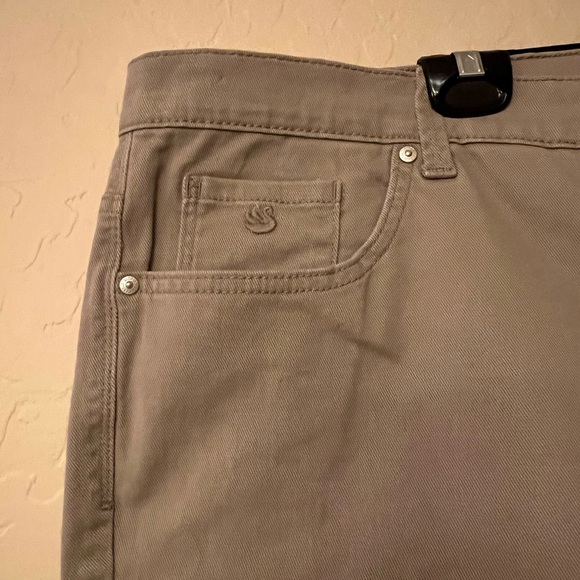 Gloria Vanderbilt Amanda Taupe Jeans - Picture 5 of 11